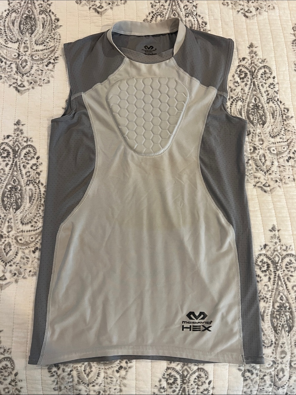 McDavid HEX M Grey Sleeveless Protective Heart Guard